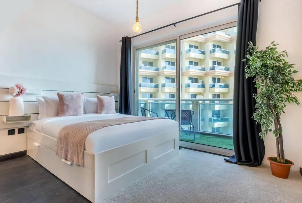 Studio With Private Jacuzzi - Damac Lagovista Dubai