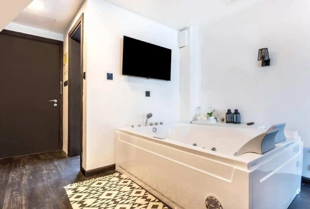 Studio With Private Jacuzzi - Damac Lagovista Dubai
